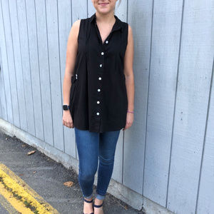 NWT  Sleeveless Button Down Blouse in Black